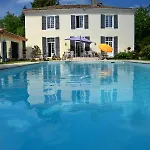 Maison Matachot Bed & Breakfast *