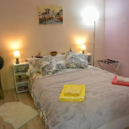 Maison Matachot Bed & Breakfast *