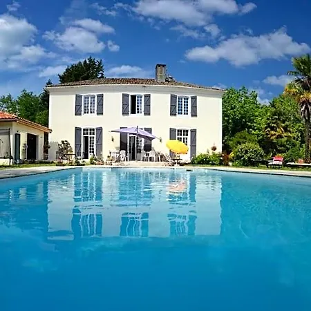 Maison Matachot Bed & Breakfast *