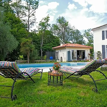 Maison Matachot Bed & Breakfast *